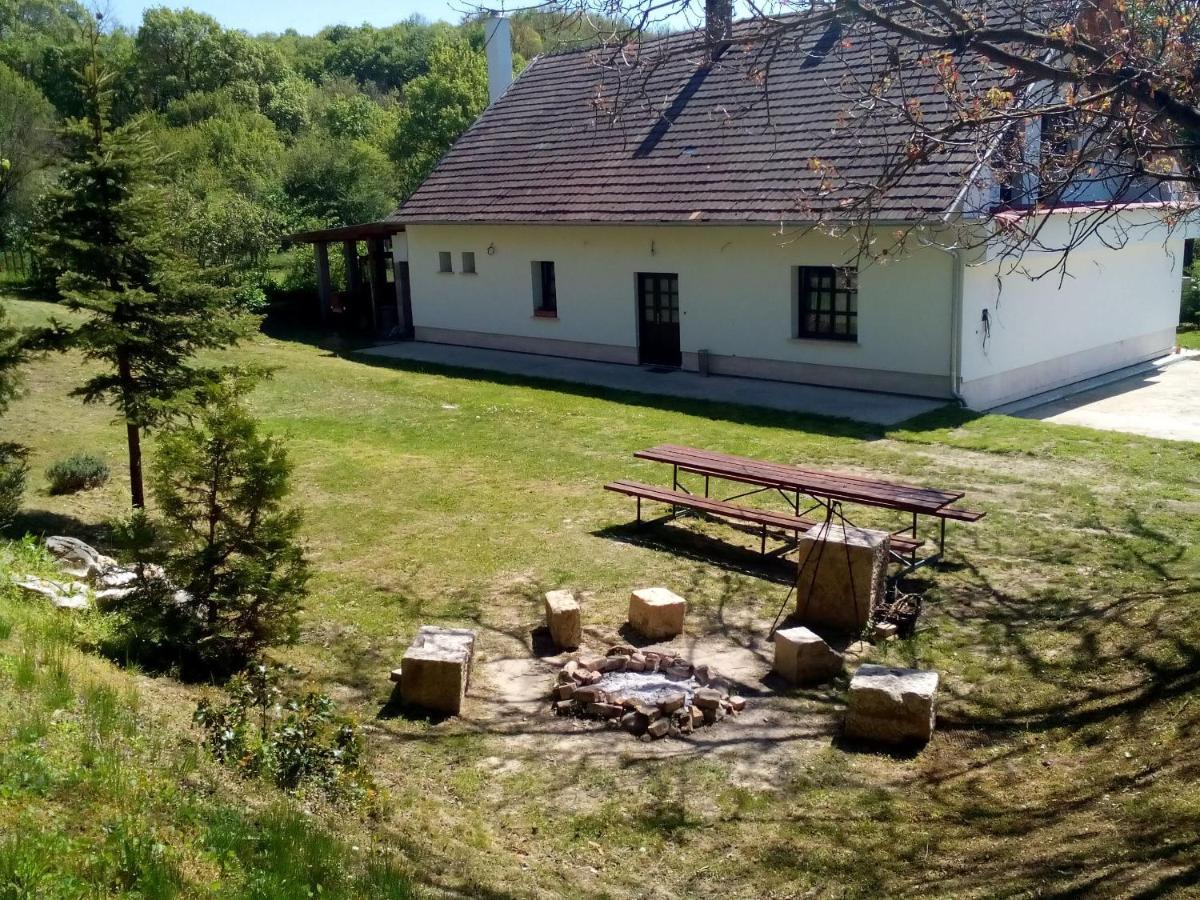 Gerecse Vendégház Sutto Kültér fotó